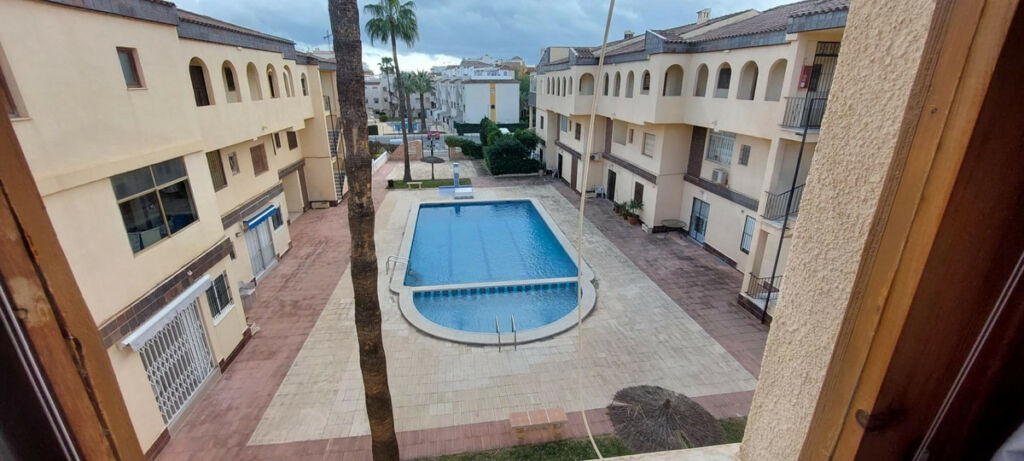 Middle Floor Apartment Punta Prima Alicante - image 37