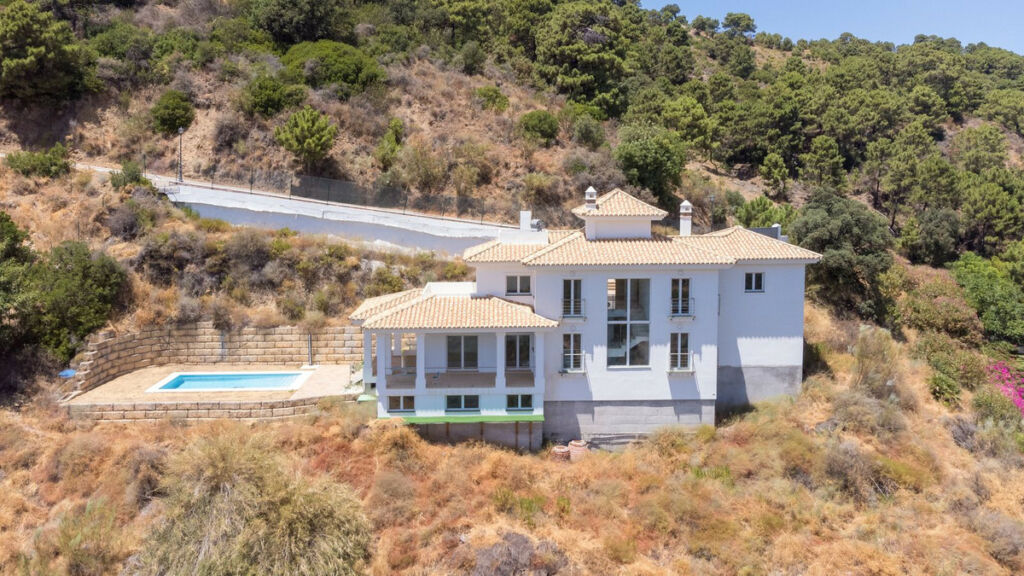 Detached Villa Benahavís Málaga - image 38