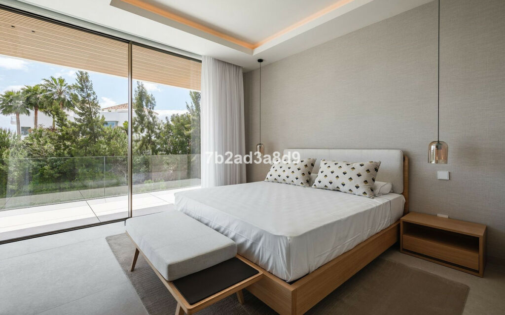 Detached Villa El Paraiso Málaga - image 37