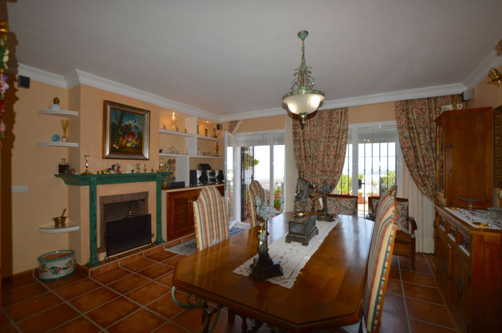 Townhouse Altos de los Monteros Málaga - image 38