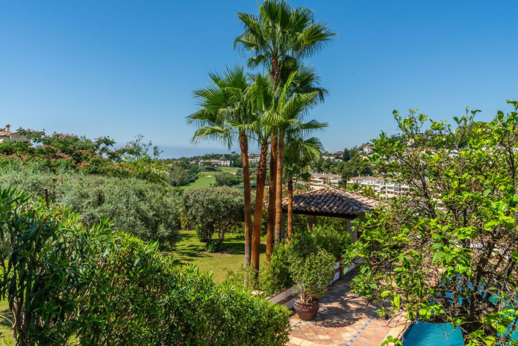 Detached Villa Nueva Andalucía Málaga - image 34