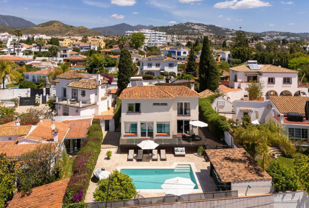 Detached Villa Río Real Málaga - image 39