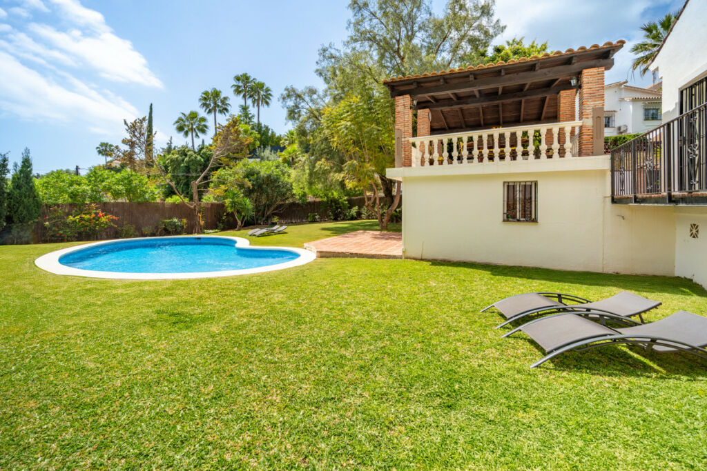 Detached Villa El Rosario Málaga - image 39