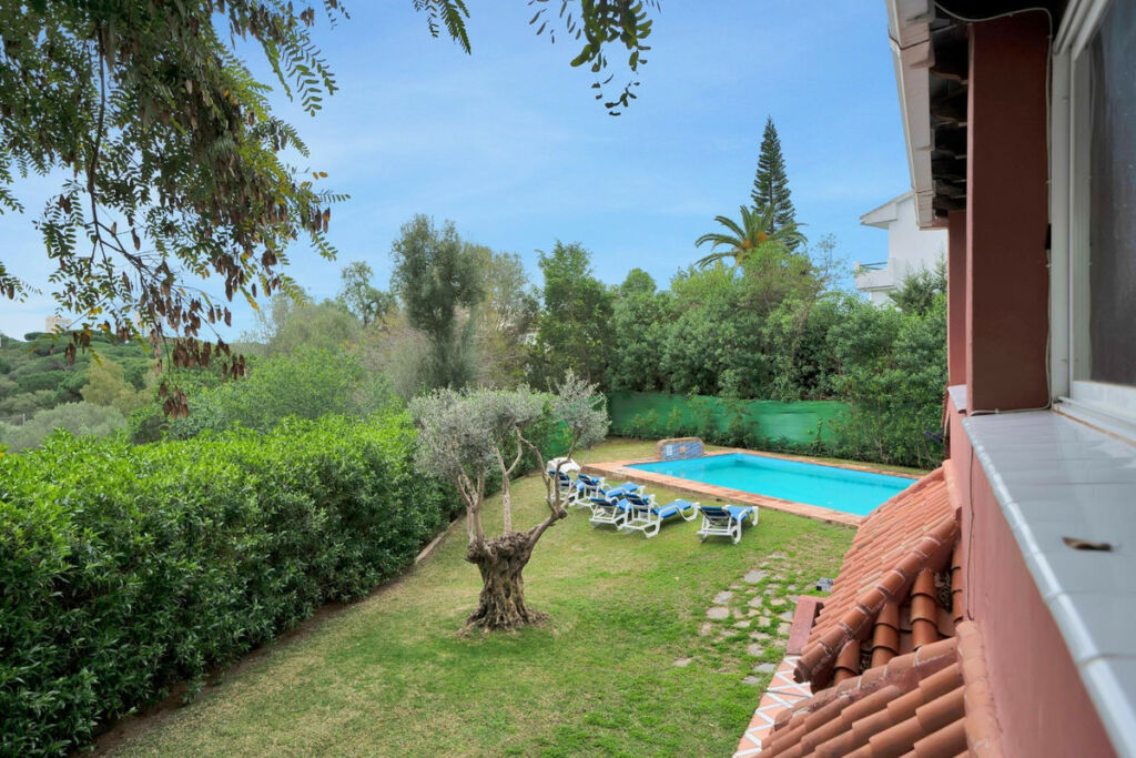Detached Villa Elviria Málaga - image 39