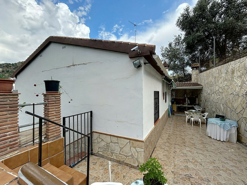 Detached Villa La Viñuela Málaga - image 39