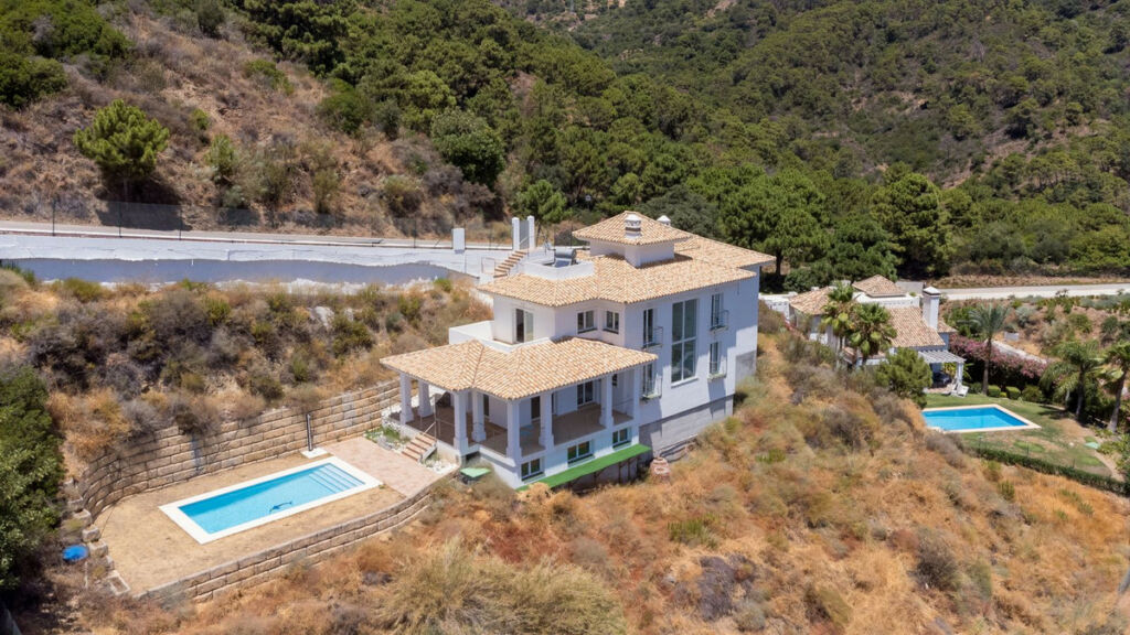 Detached Villa Benahavís Málaga - image 39