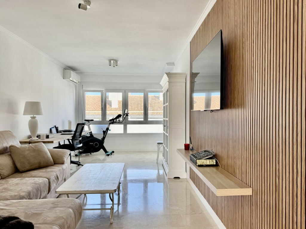 Middle Floor Apartment Fuengirola Málaga - image 3
