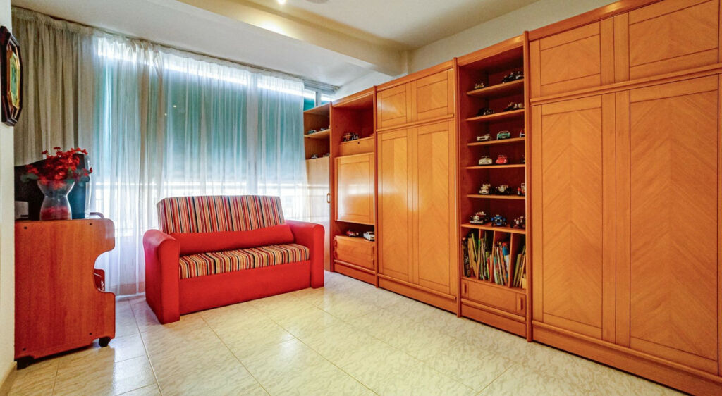 Middle Floor Apartment Benidorm Alicante - image 4