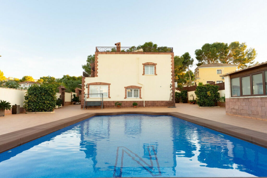 Detached Villa Los Balcones Alicante