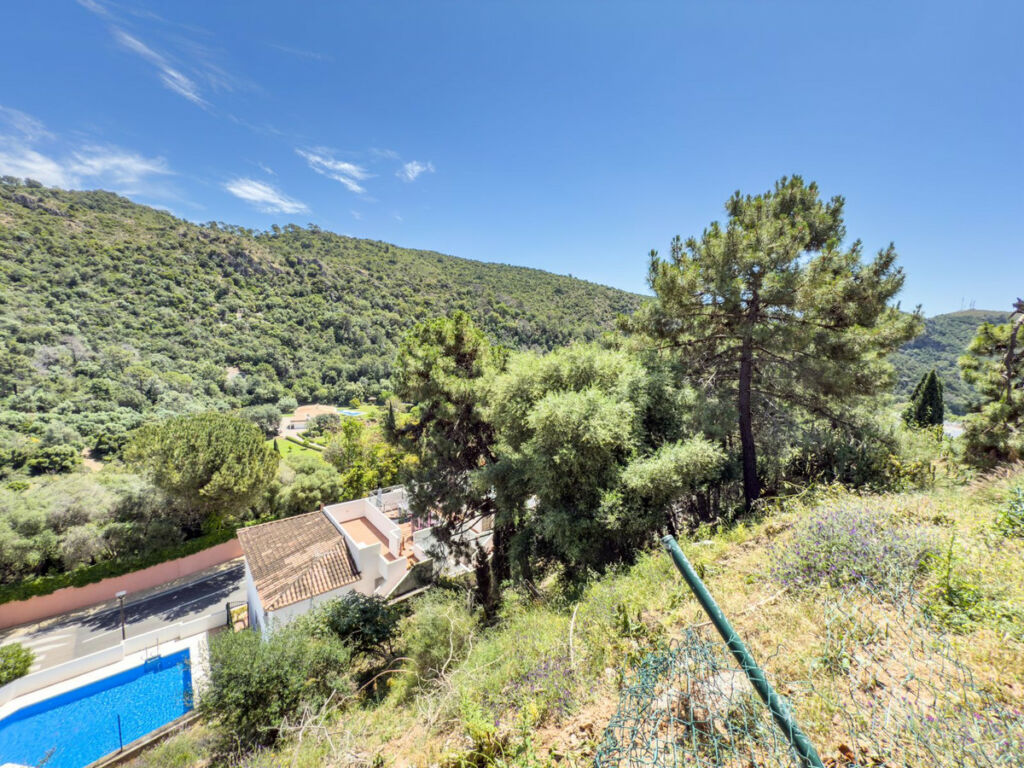 Residential Plot Benahavís Málaga - image 4