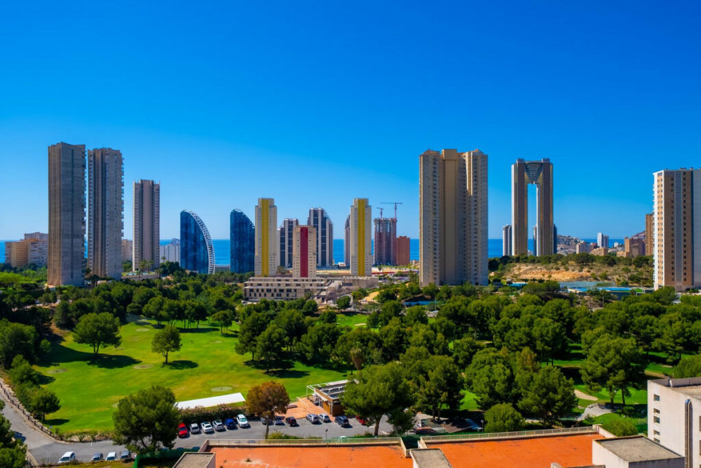 Middle Floor Apartment Benidorm Alicante - image 8