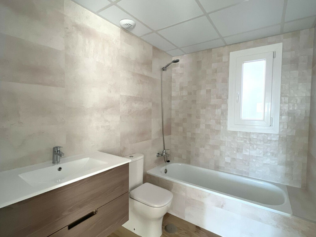 Middle Floor Apartment Marbella Málaga - image 4