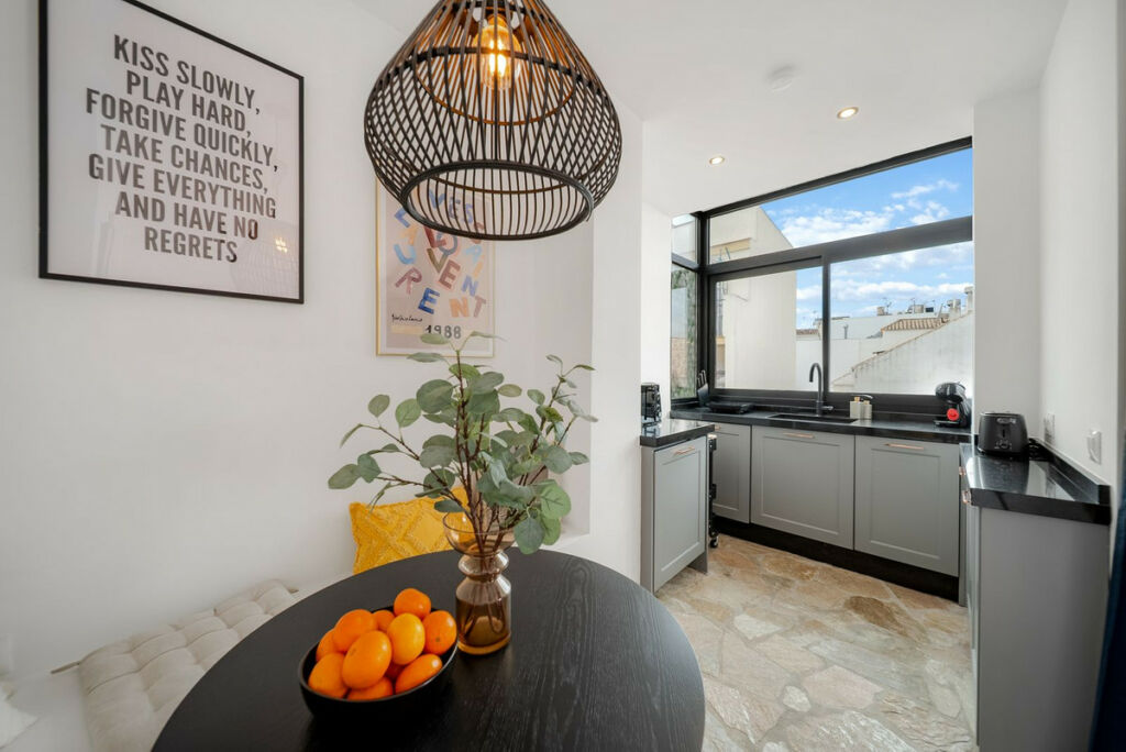 Top Floor Apartment Fuengirola Málaga - image 3