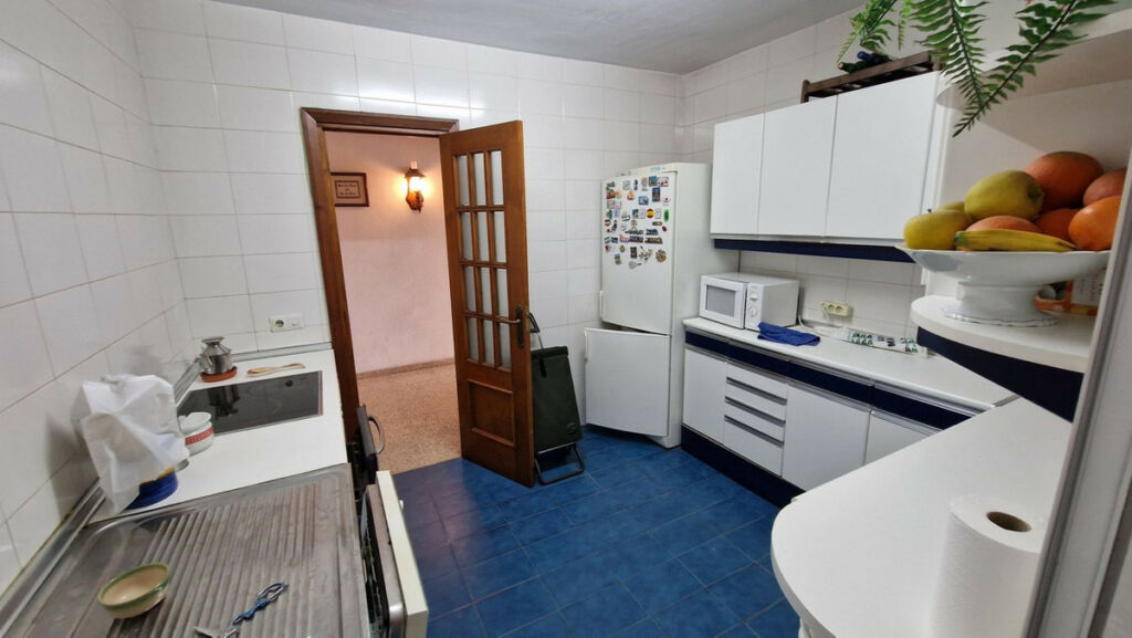 Middle Floor Apartment Estepona Málaga - image 4