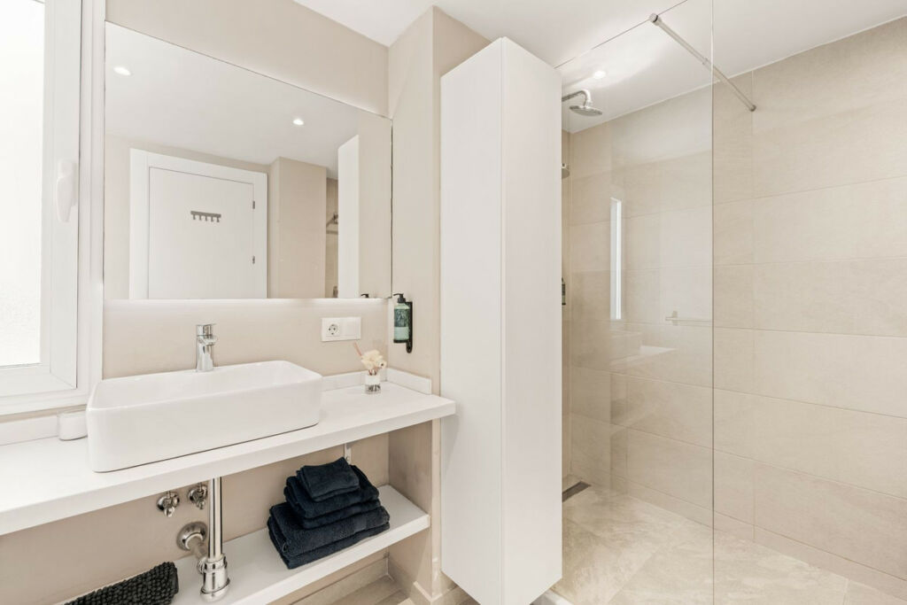 Middle Floor Apartment Torremolinos Málaga - image 4