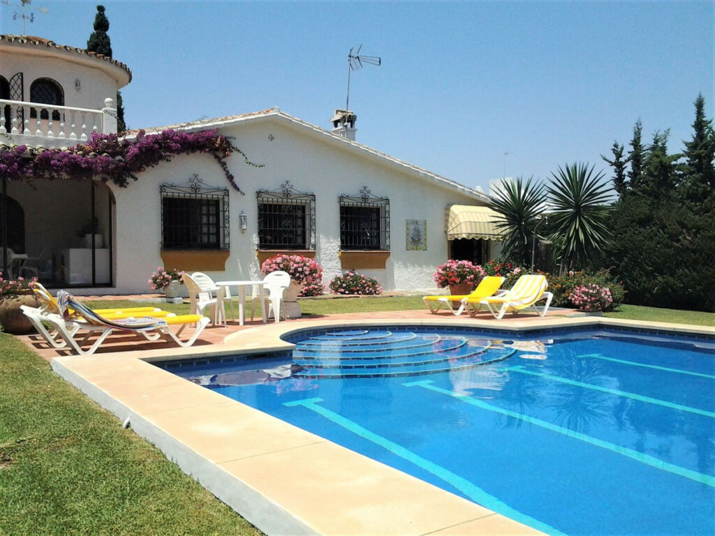 Detached Villa San Pedro de Alcántara Málaga - image 4