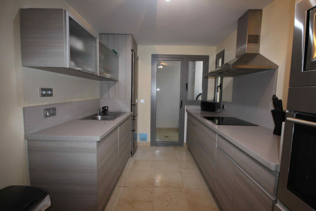 Middle Floor Apartment Benahavís Málaga - image 6