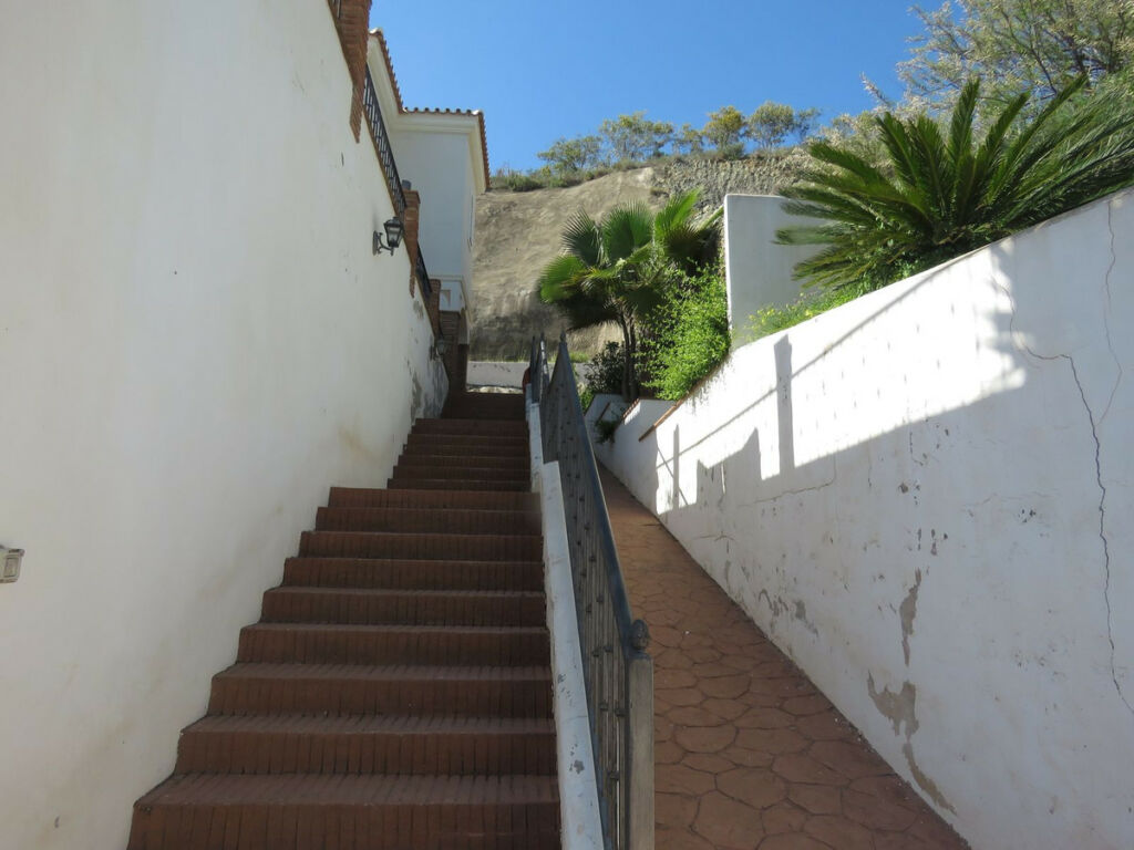 Detached Villa Alhaurín el Grande Málaga - image 4