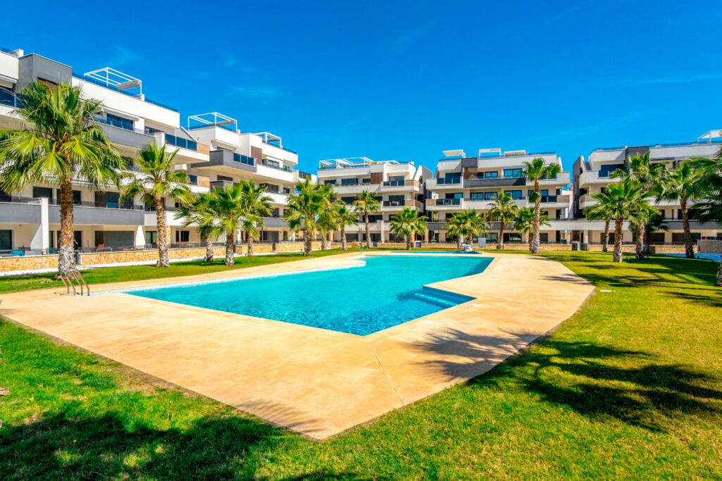 Middle Floor Apartment Los Altos Alicante - image 4