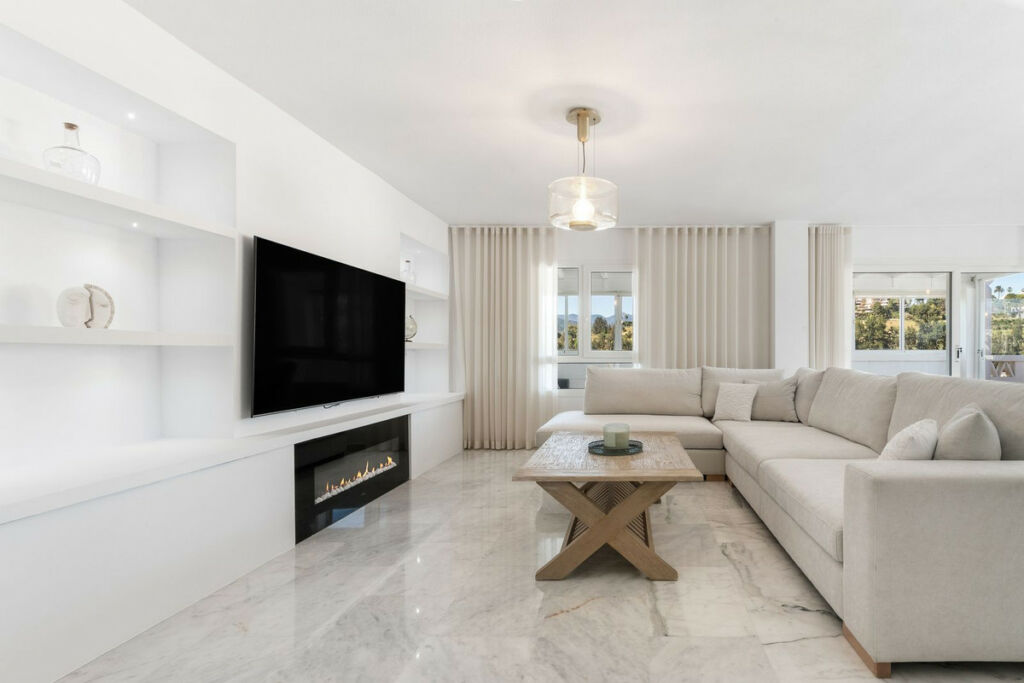 Penthouse Nueva Andalucía Málaga - image 4