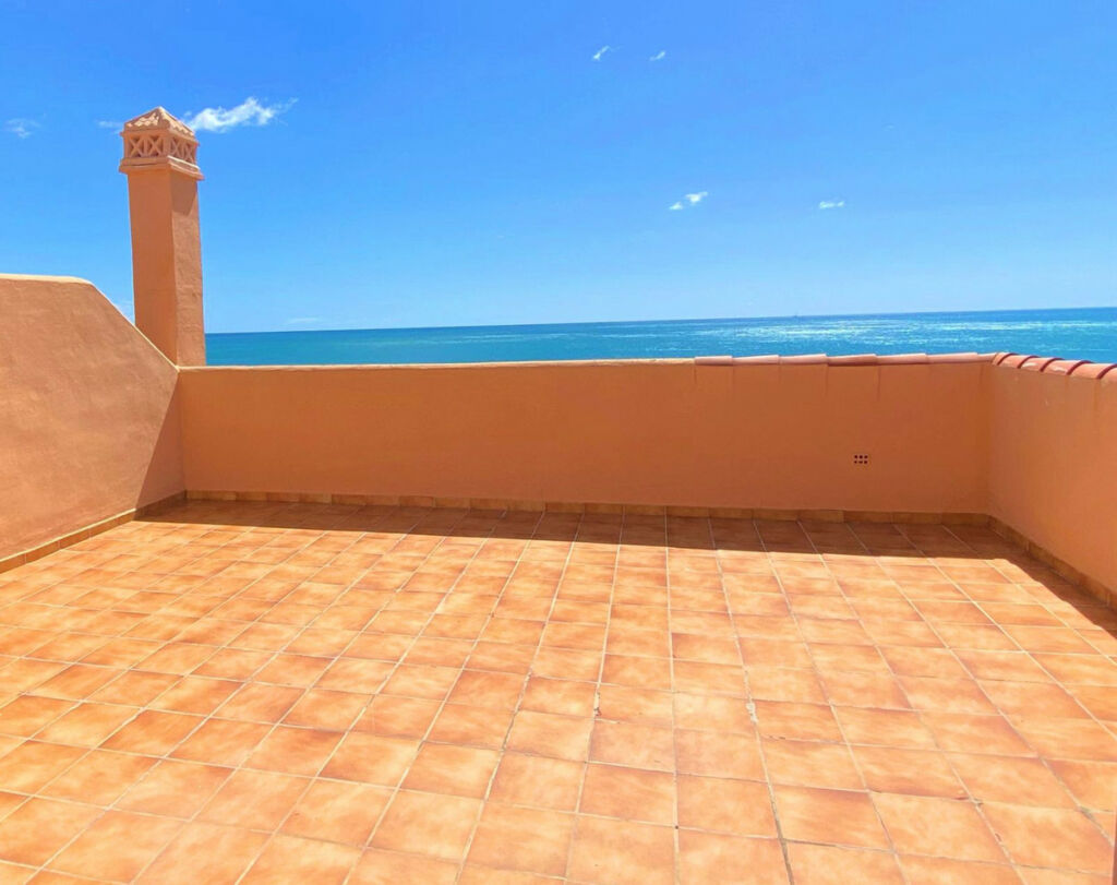 Townhouse Casares Playa Málaga - image 4
