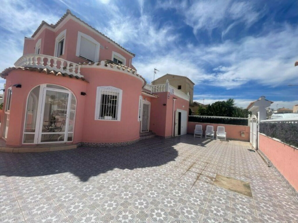 Detached Villa Playa Flamenca Alicante - image 4