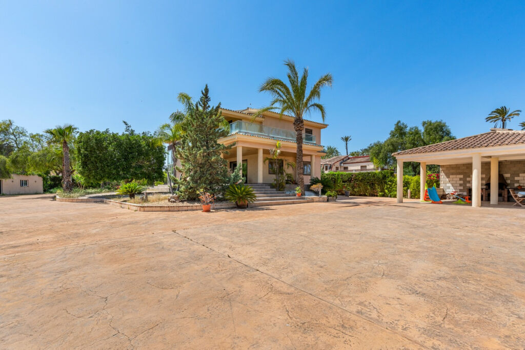 Detached Villa Elche Alicante - image 4