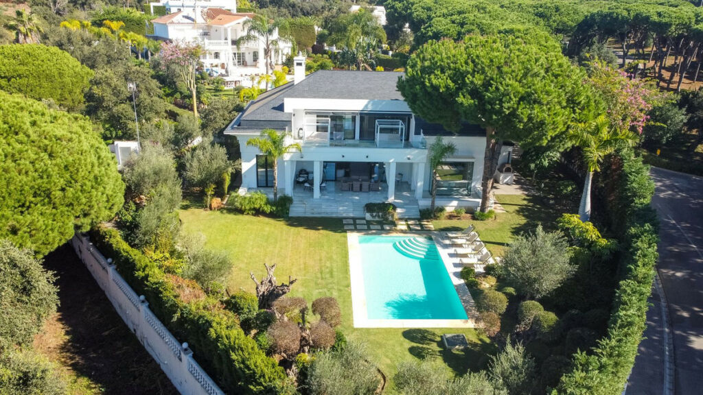 Detached Villa Hacienda Las Chapas Málaga - image 4
