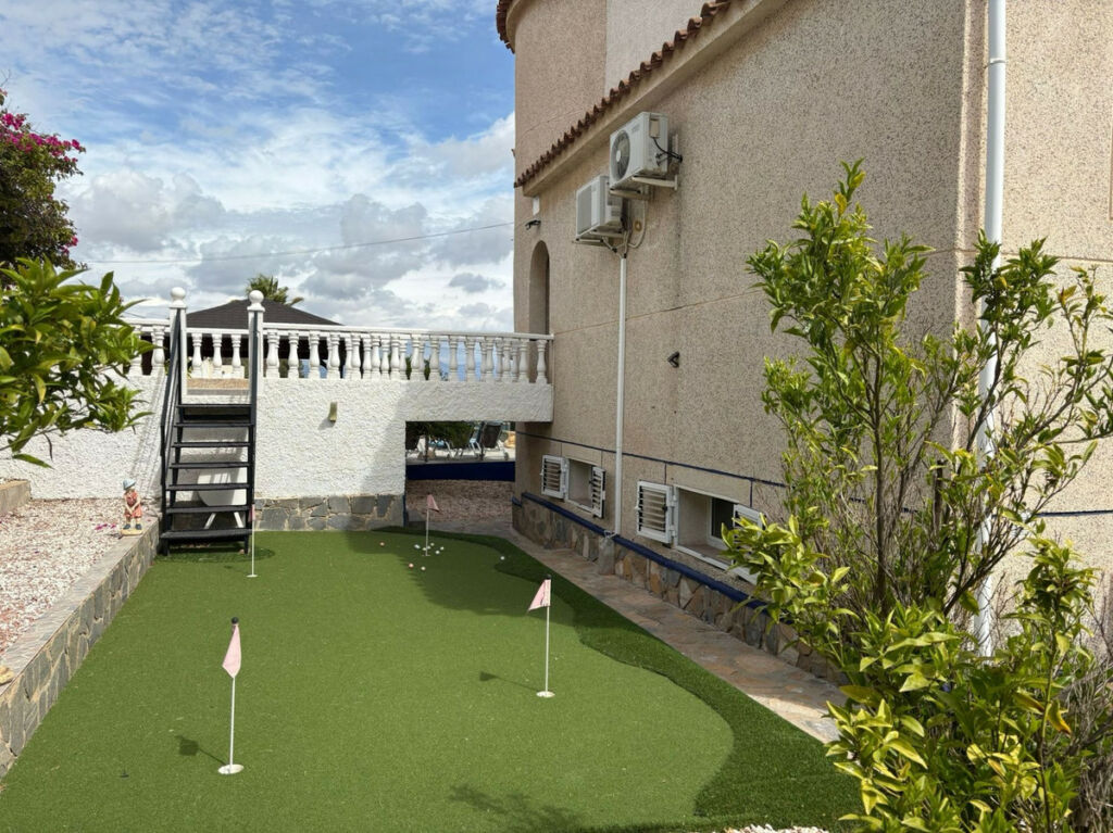 Detached Villa Algorfa Alicante - image 5