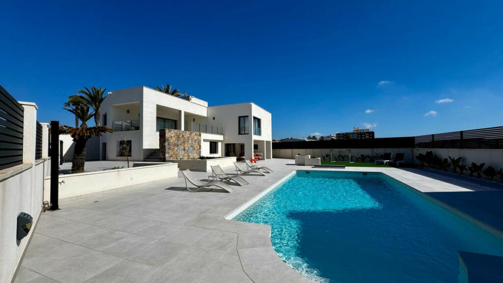 Detached Villa La Veleta Alicante - image 4
