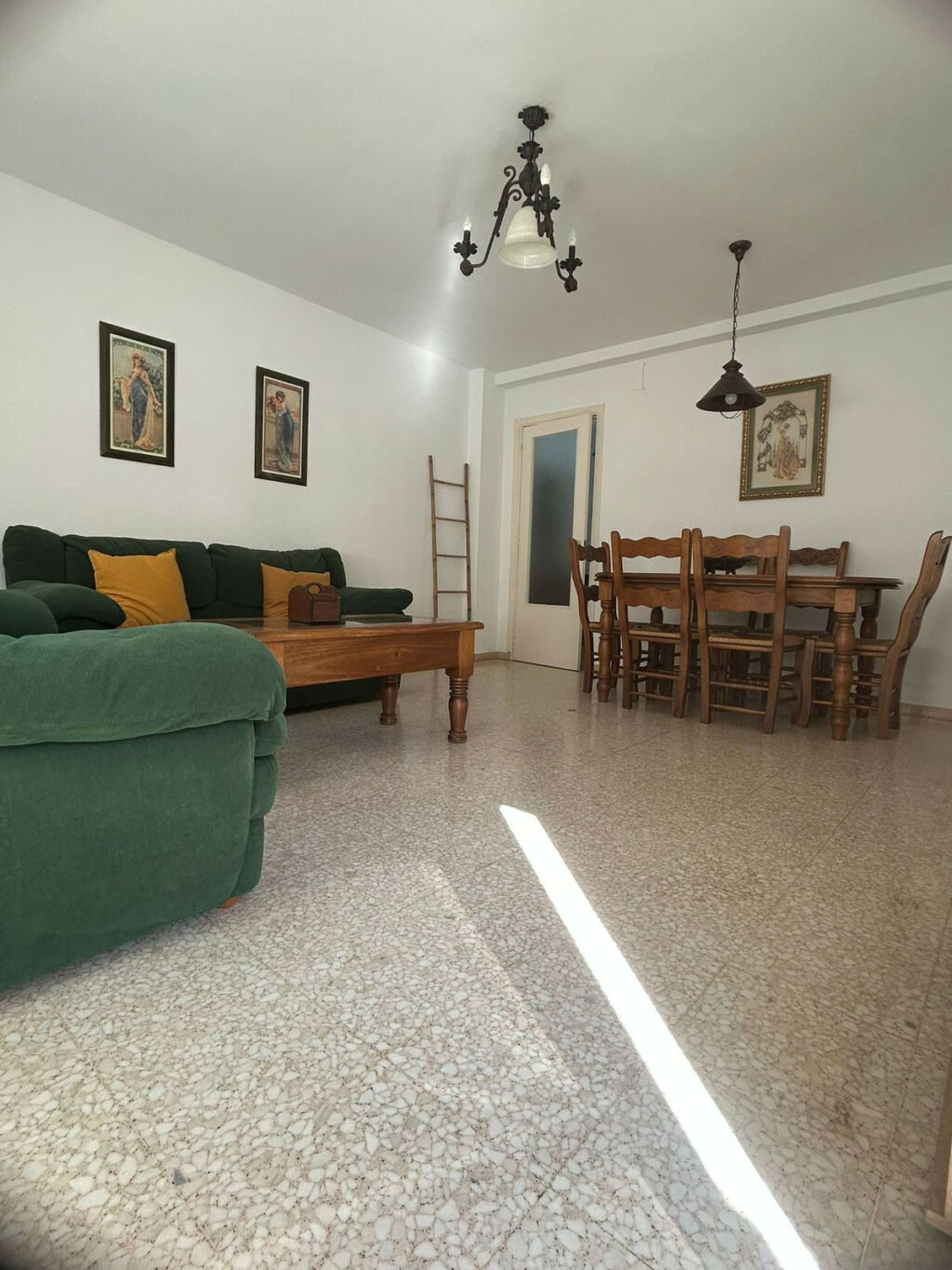 Middle Floor Apartment Estepona Málaga - image 4