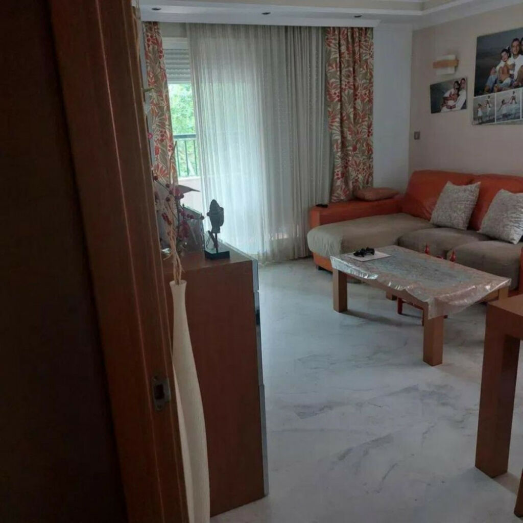 Middle Floor Apartment Marbella Málaga - image 4