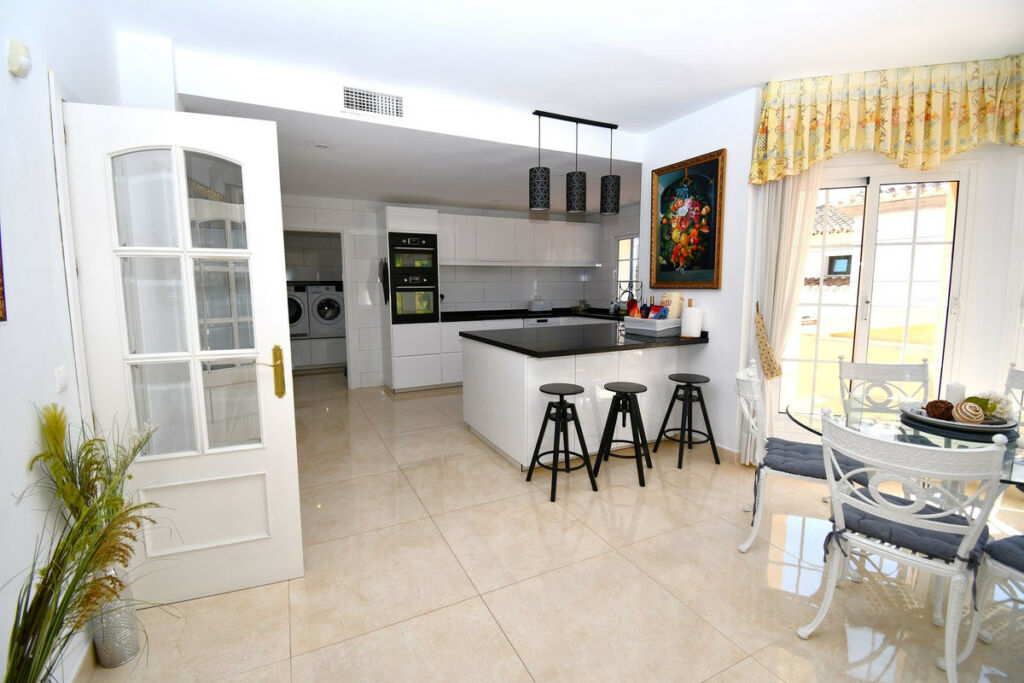 Detached Villa Mijas Golf Málaga - image 4