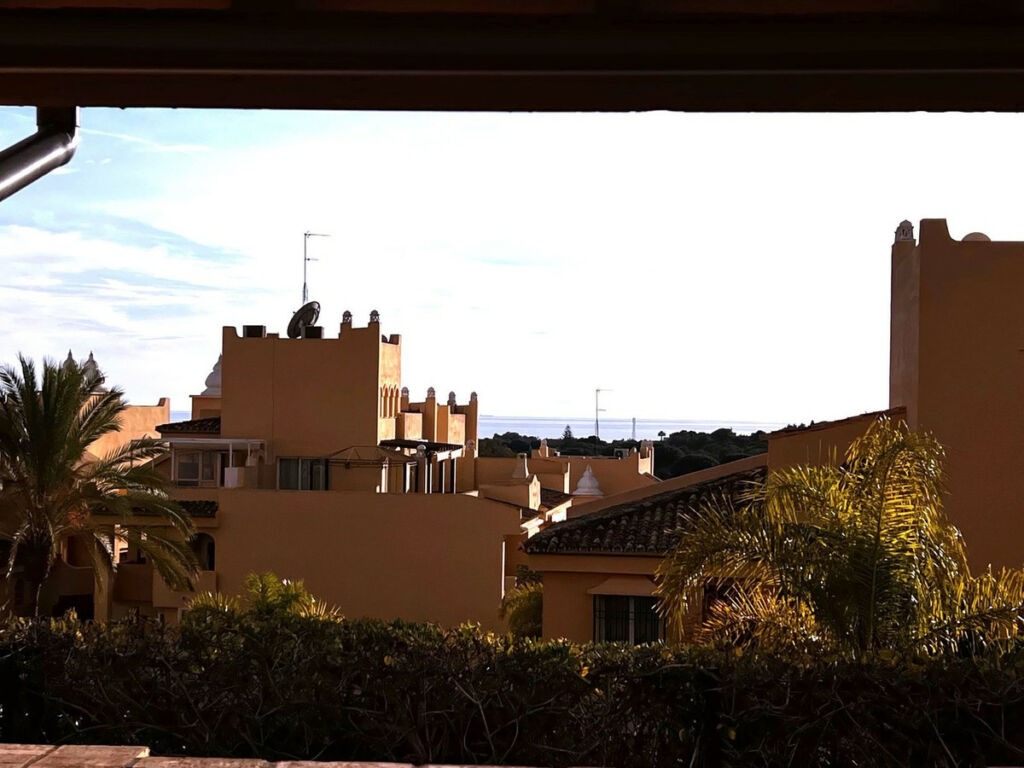 Ground Floor Apartment Elviria Málaga - image 4