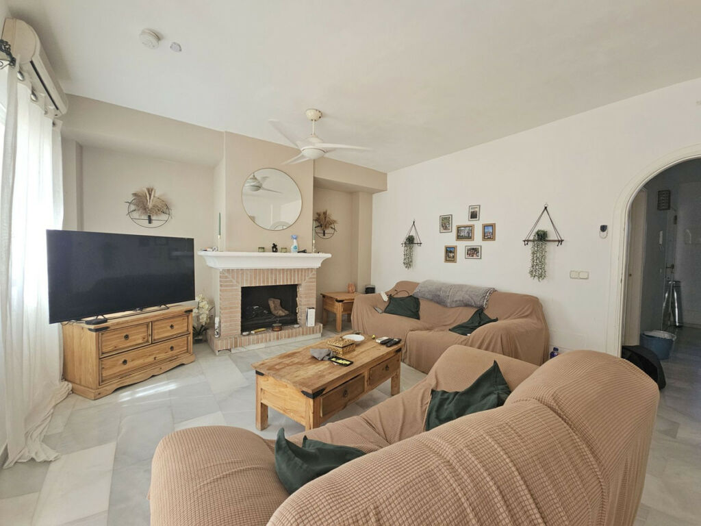 Semi-Detached House Atalaya Málaga - image 4
