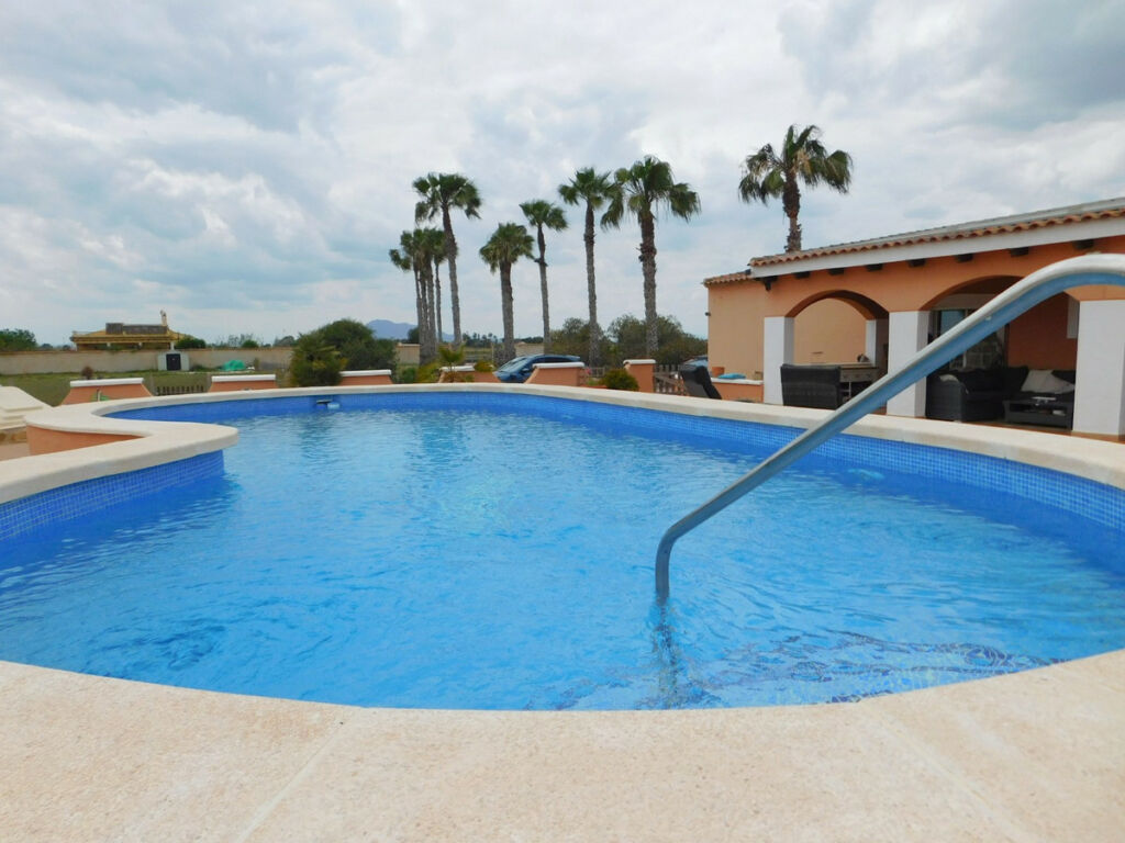 Detached Villa Dolores Alicante - image 4