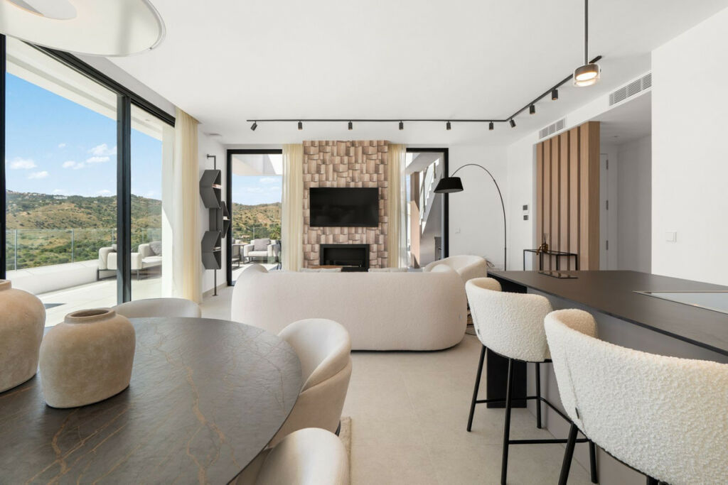 Penthouse Duplex Artola Málaga - image 4