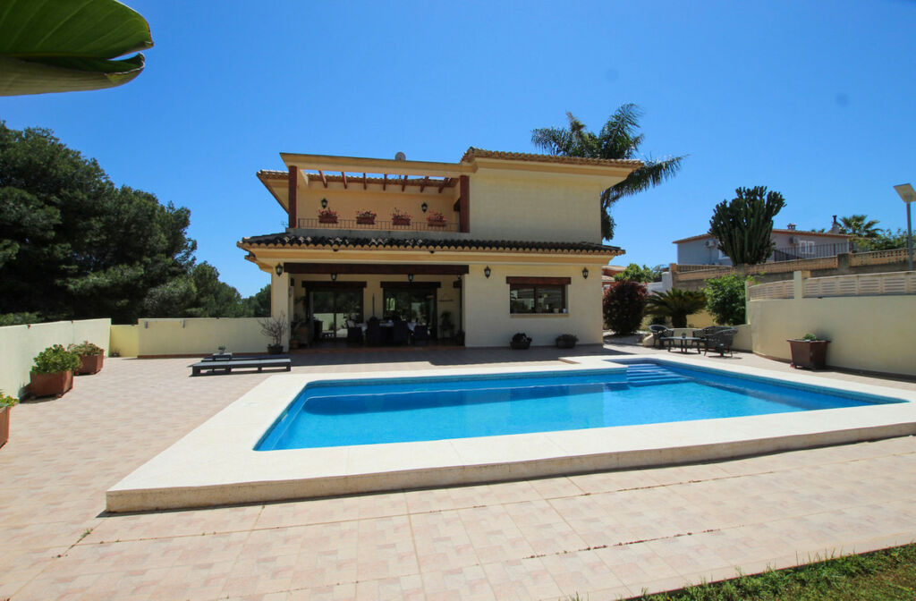 Detached Villa Calpe Alicante - image 4