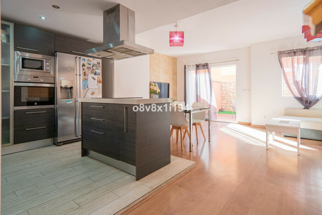 Townhouse Benajarafe Málaga - image 4