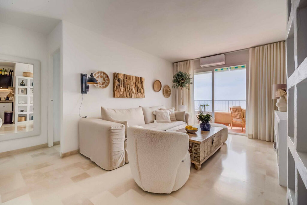 Top Floor Apartment Fuengirola Málaga - image 4
