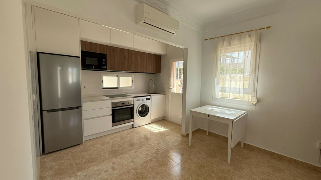 Detached Villa Torrevieja Alicante - image 4