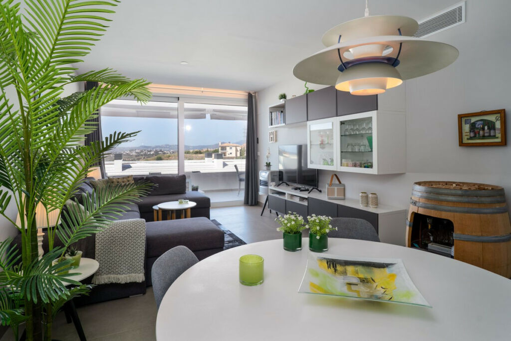 Middle Floor Apartment Torreblanca Málaga - image 4