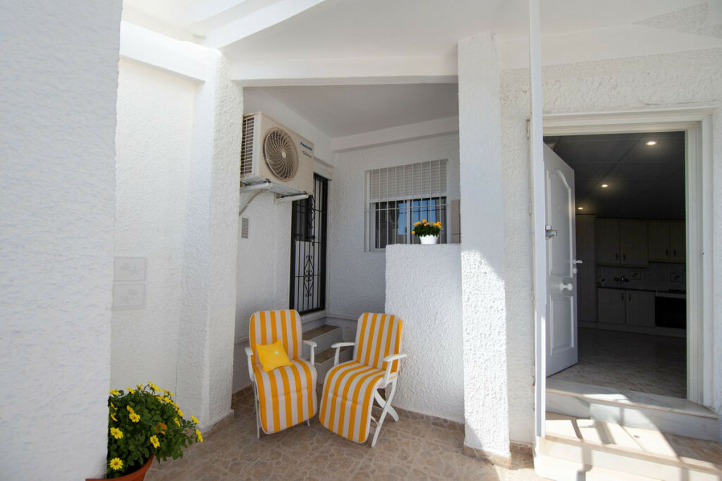 Ground Floor Apartment Torrevieja Alicante - image 4
