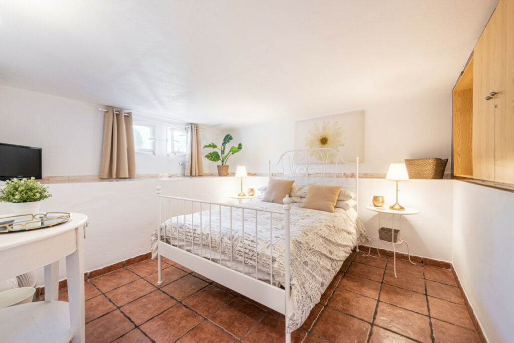 Ground Floor Apartment Benahavís Málaga - image 4