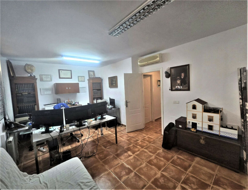 Semi-Detached House Playamar Málaga - image 4