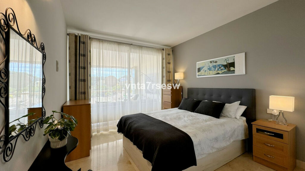 Middle Floor Apartment Riviera del Sol Málaga - image 4