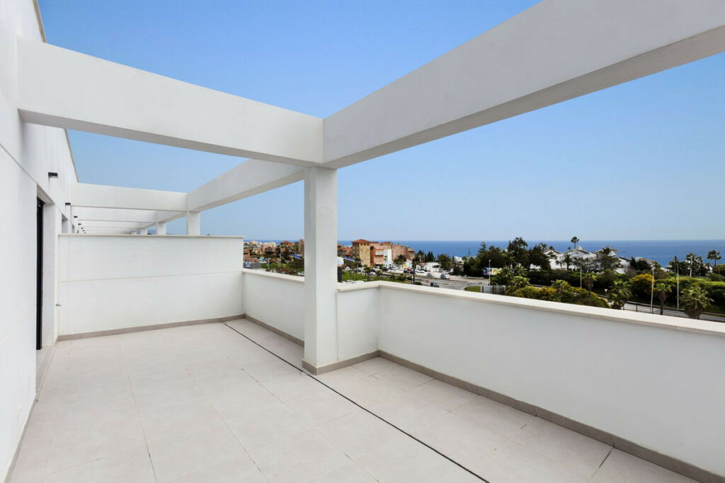 Penthouse Estepona Málaga - image 2