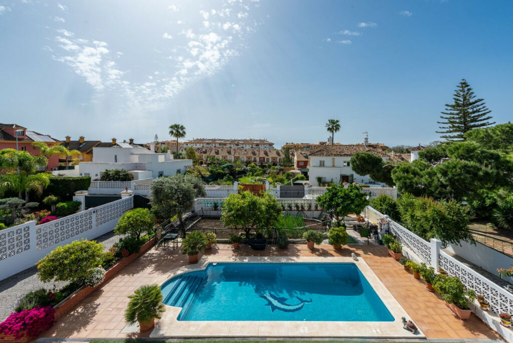 Detached Villa San Pedro de Alcántara Málaga - image 4