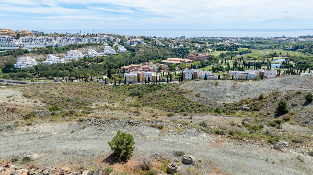 Residential Plot Benahavís Málaga - image 4