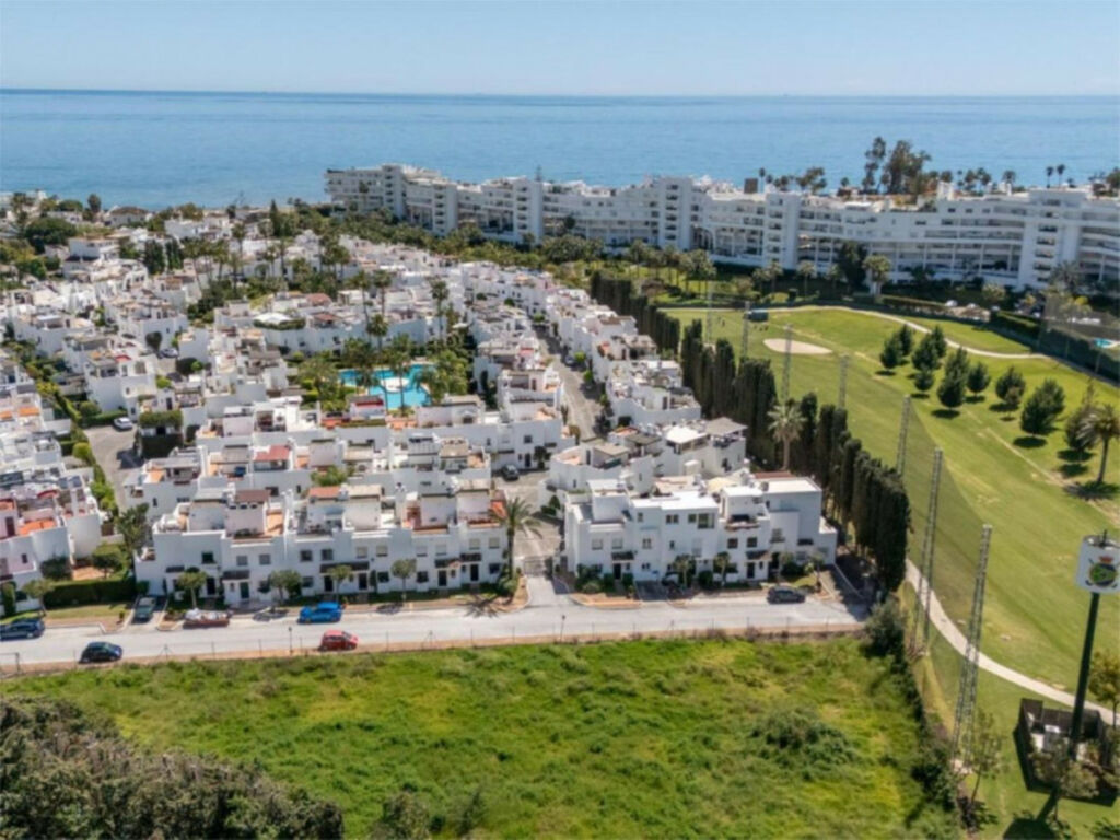 Semi-Detached House San Pedro de Alcántara Málaga - image 4
